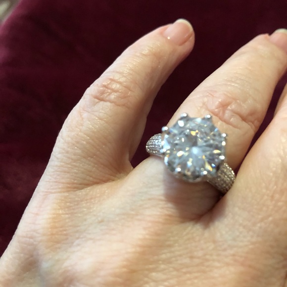 S925 5 CT Solitaire Simulated Diamond Crown Ring - Picture 4 of 6